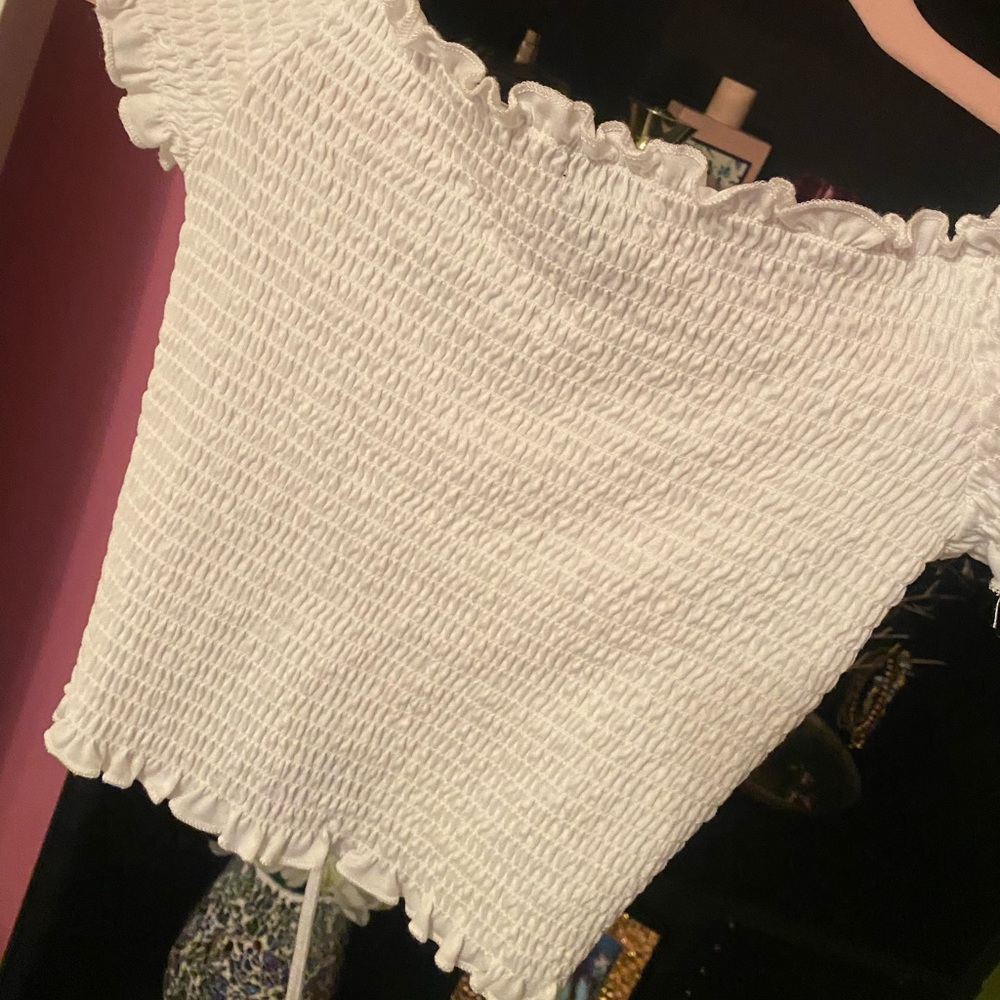 Crop Top Off Shoulder - Picture 3 of 5